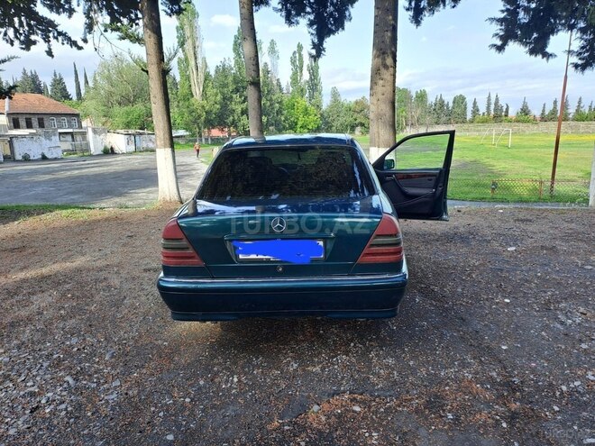 Mercedes C 180 1997, 392,000 km - 1.8 l - Qax