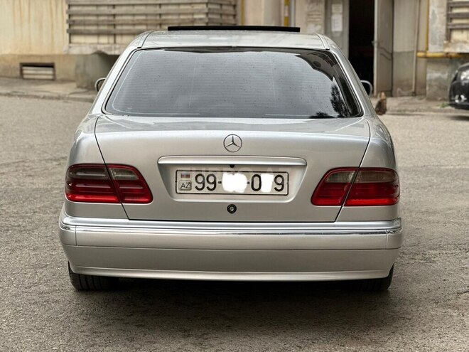 Mercedes E 220 d 2001, 310,000 km - 2.2 l - Bakı
