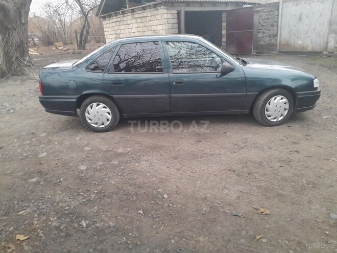 Opel Vectra 1994, 551,530 km - 1.8 l - Qax