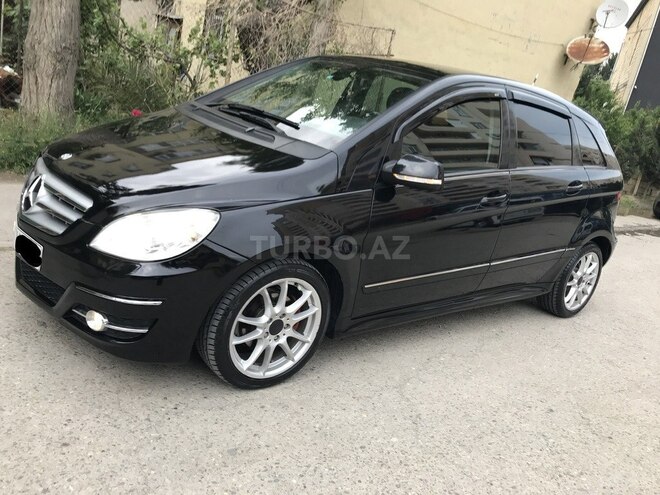 Mercedes B 180 2009, 137,000 km - 1.7 l - Sumqayıt