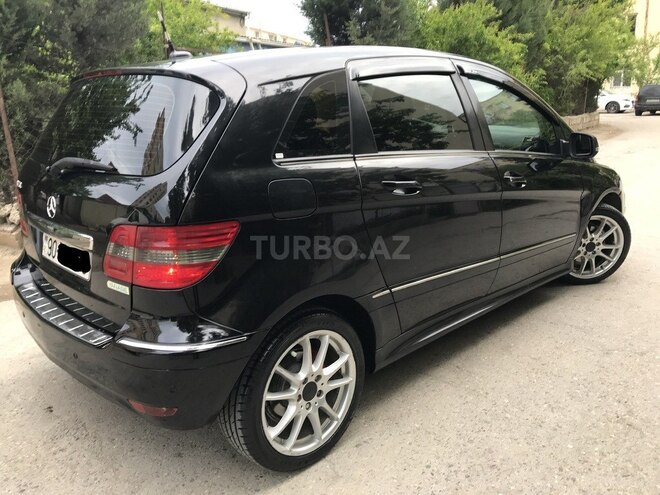 Mercedes B 180 2009, 137,000 km - 1.7 l - Sumqayıt