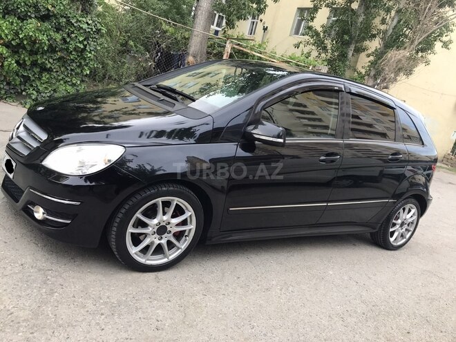 Mercedes B 180 2009, 137,000 km - 1.7 l - Sumqayıt