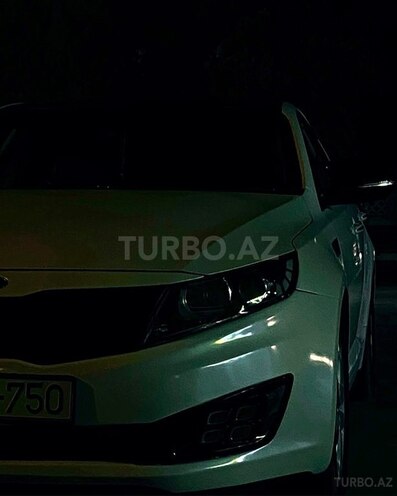 Kia Optima-4