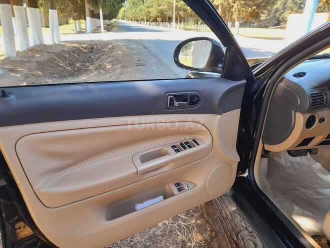 Volkswagen Passat 2004, 250,000 km - 1.8 л - Lənkəran