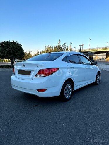 Hyundai Accent 2015, 127,700 km - 1.4 l - Bakı