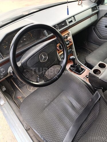 Mercedes E 200 d 1993, 330,000 km - 2.0 л - Bakı