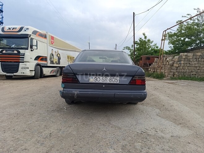 Mercedes E 200 d 1993, 330,000 km - 2.0 л - Bakı