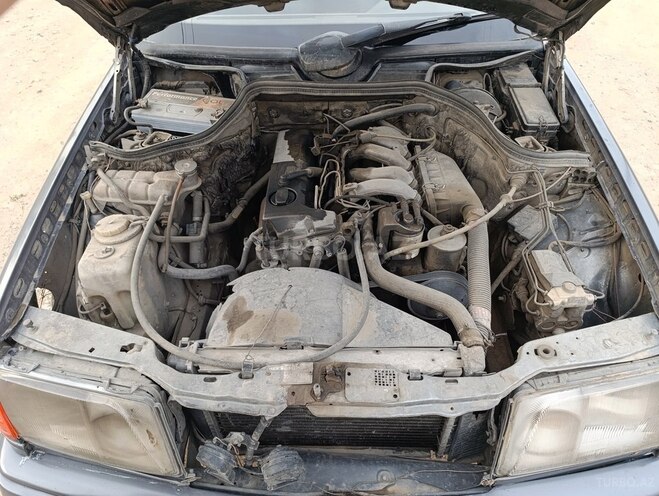 Mercedes E 200 d 1993, 330,000 km - 2.0 л - Bakı