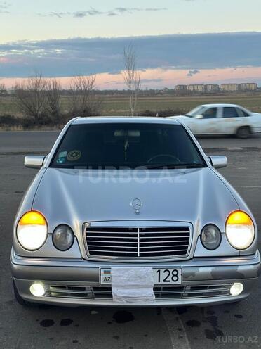 Mercedes E 200 1998, 331,256 km - 2.0 l - Bakı
