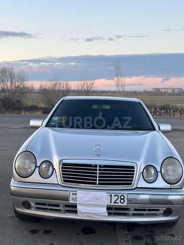 Mercedes E 200 1998, 331,256 km - 2.0 l - Bakı