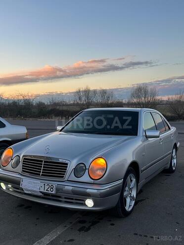 Mercedes E 200 1998, 331,256 km - 2.0 l - Bakı