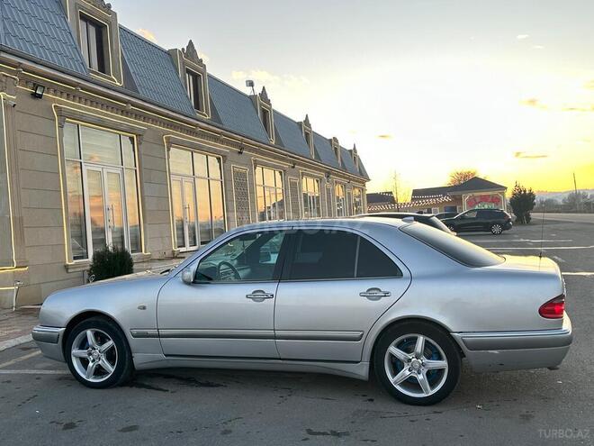 Mercedes E 200 1998, 331,256 km - 2.0 l - Bakı