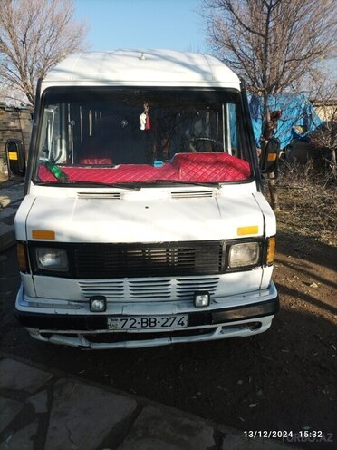 Mercedes 208 D 1994, 100,000 km - 2.9 л - Culfa