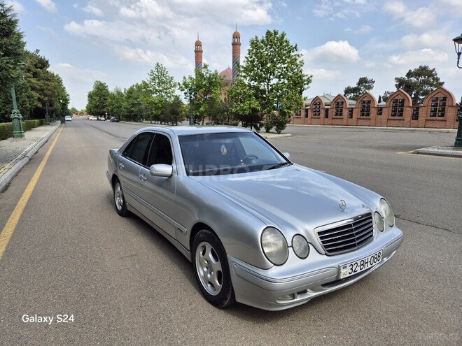 Mercedes E 270 2000, 303,525 km - 2.7 l - Gəncə
