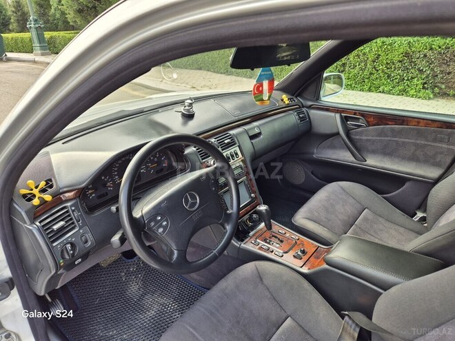 Mercedes E 270 2000, 303,525 km - 2.7 l - Gəncə
