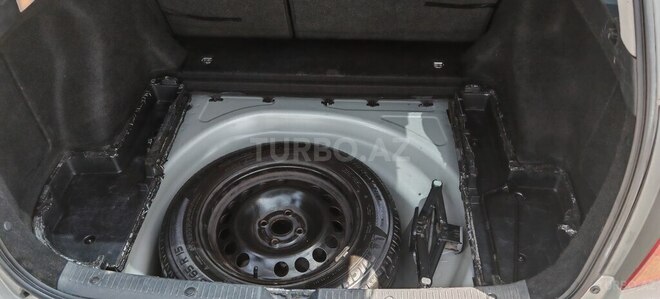 Toyota Corolla 2005, 370,000 km - 1.4 l - Bakı