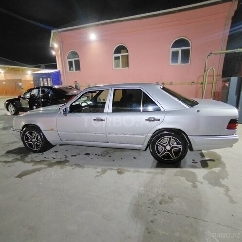 Mercedes E 200 1993, 477,778 km - 2.0 l - Bakı