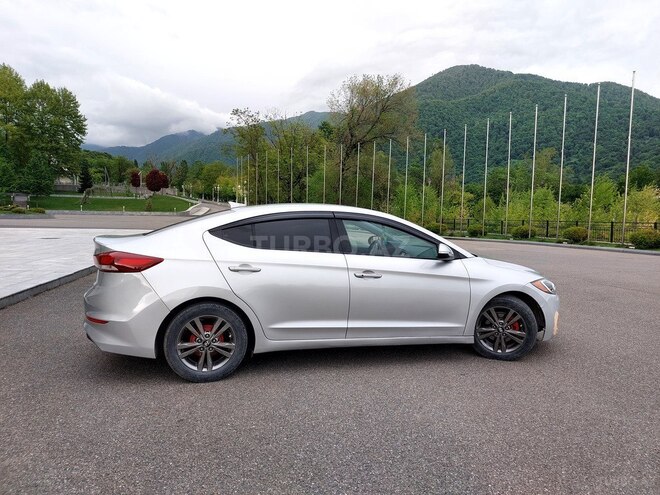 Hyundai Elantra 2016, 140,000 km - 2.0 л - Qəbələ