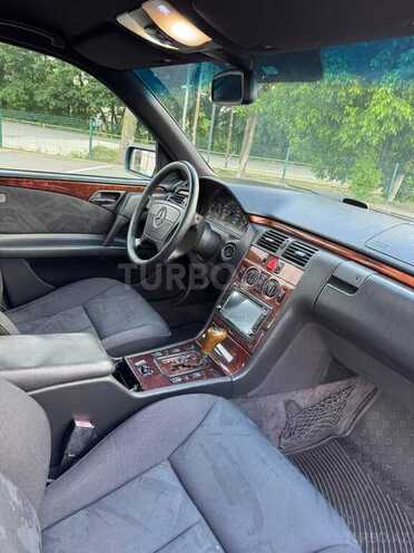 Mercedes E 200 1998, 400,000 km - 2.0 l - Masallı