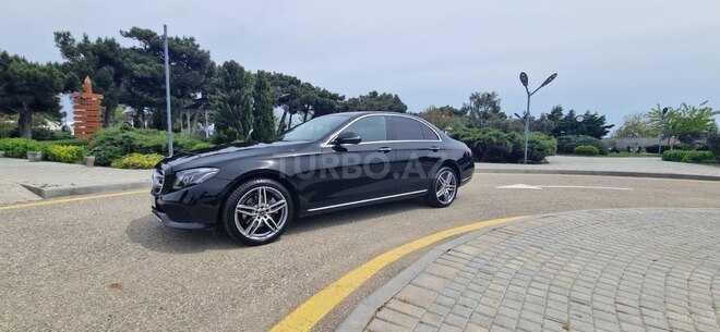 Mercedes E 220 d 4MATIC 2017, 157,000 km - 2.0 л - Bakı