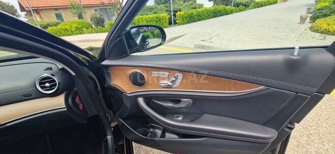 Mercedes E 220 d 4MATIC 2017, 157,000 km - 2.0 л - Bakı