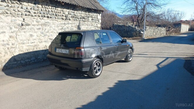 Volkswagen Golf 1993, 350,000 km - 1.8 l - Zaqatala