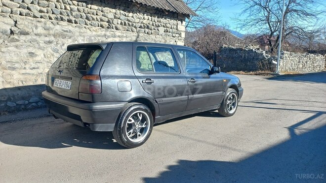 Volkswagen Golf 1993, 350,000 km - 1.8 l - Zaqatala
