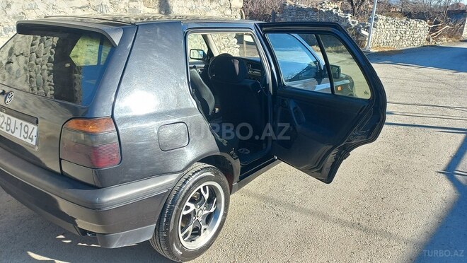 Volkswagen Golf 1993, 350,000 km - 1.8 l - Zaqatala
