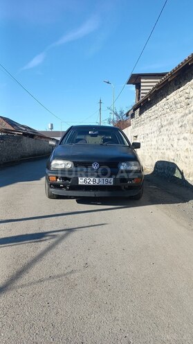 Volkswagen Golf 1993, 350,000 km - 1.8 l - Zaqatala