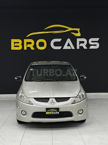 Mitsubishi Grandis 2003, 287,000 km - 2.4 л - Bakı