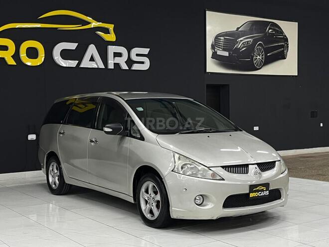 Mitsubishi Grandis 2003, 287,000 km - 2.4 л - Bakı
