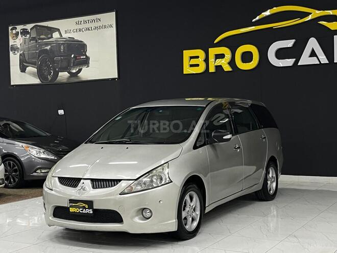 Mitsubishi Grandis 2003, 287,000 km - 2.4 л - Bakı