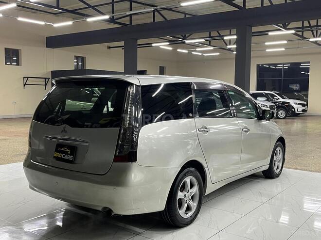 Mitsubishi Grandis 2003, 287,000 km - 2.4 л - Bakı