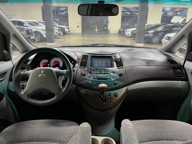 Mitsubishi Grandis 2003, 287,000 km - 2.4 л - Bakı