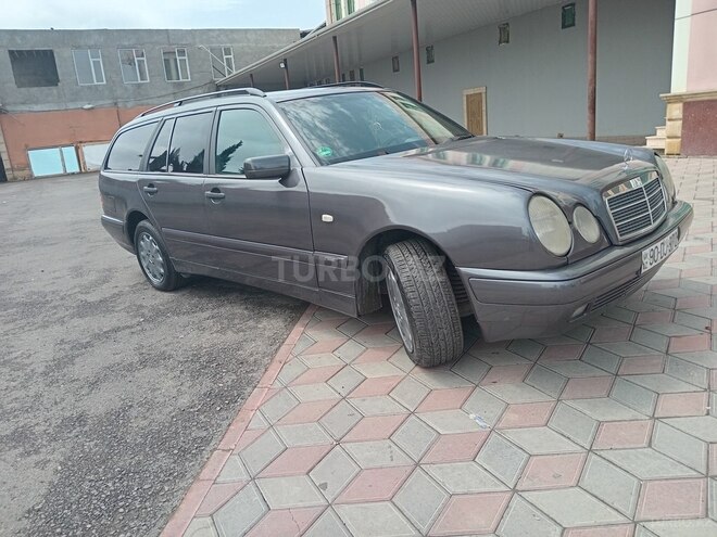 Mercedes E 220 d 1998, 92,574 km - 2.2 л - Biləsuvar