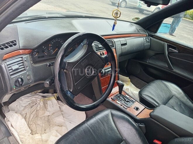 Mercedes E 220 d 1998, 92,574 km - 2.2 л - Biləsuvar