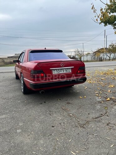 Mercedes E 220 1993, 999,888 km - 2.2 л - Xaçmaz