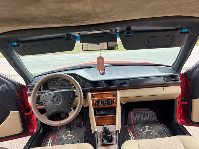 Mercedes E 220 1993, 999,888 km - 2.2 л - Xaçmaz