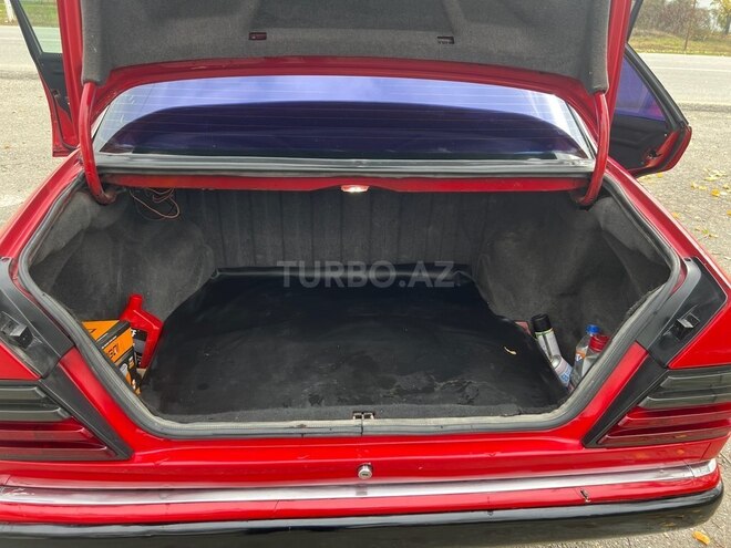 Mercedes E 220 1993, 999,888 km - 2.2 л - Xaçmaz