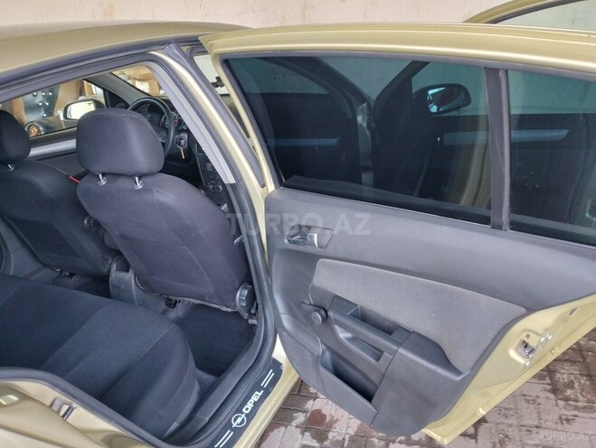 Opel Astra 2005, 200,000 km - 1.4 l - Samux
