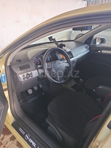 Opel Astra 2005, 200,000 km - 1.4 l - Samux