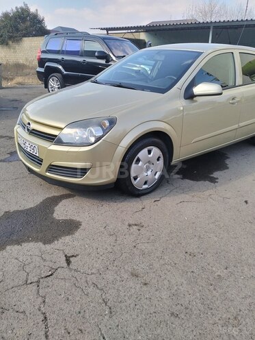 Opel Astra 2005, 200,000 km - 1.4 l - Samux