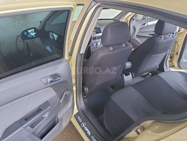 Opel Astra 2005, 200,000 km - 1.4 l - Samux