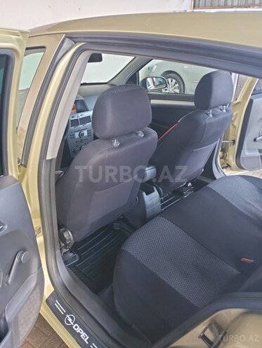 Opel Astra 2005, 200,000 km - 1.4 l - Samux