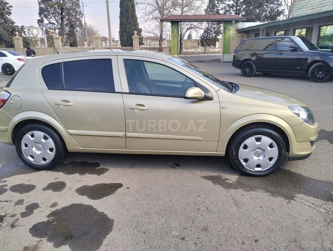 Opel Astra 2005, 200,000 km - 1.4 l - Samux