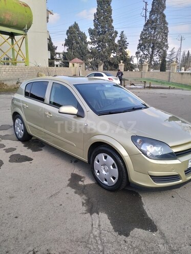Opel Astra 2005, 200,000 km - 1.4 l - Samux
