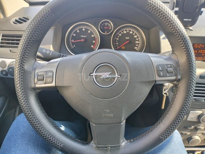 Opel Astra 2005, 200,000 km - 1.4 l - Samux