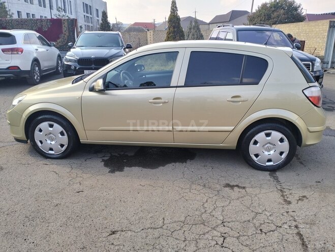 Opel Astra 2005, 200,000 km - 1.4 l - Samux