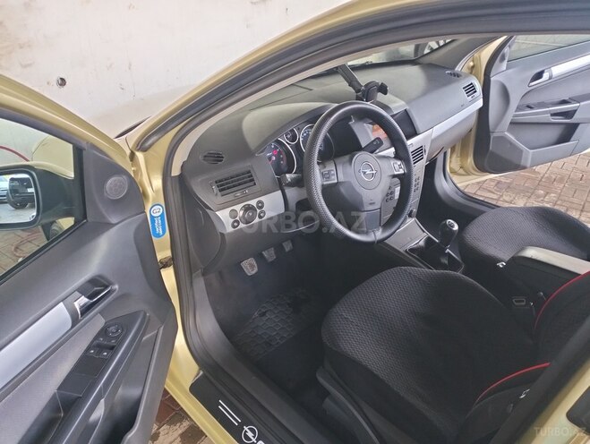Opel Astra 2005, 200,000 km - 1.4 l - Samux