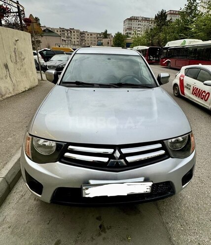 Mitsubishi L200 2009, 264,000 km - 2.5 l - Bakı